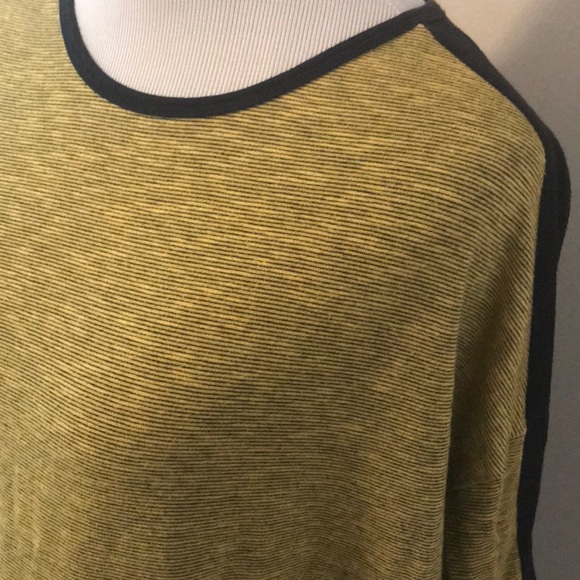 Lularoe Irma tunic - Picture 2 of 3